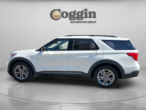 Used 2021 Ford Explorer XLT w/ Equipment Group 202A image 3