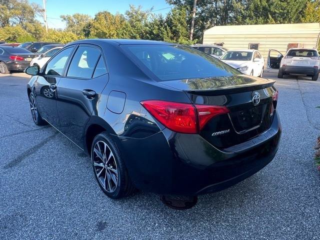 Used 2017 Toyota Corolla SE w/ Carpet Mat Package (TMS) FWD image 5