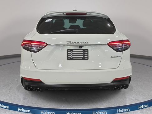 Used 2022 Maserati Levante Modena AWD/4WD image 7