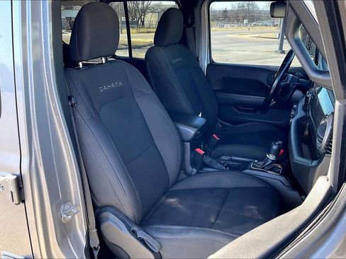 Used 2020 Jeep Wrangler Unlimited Sahara image 7
