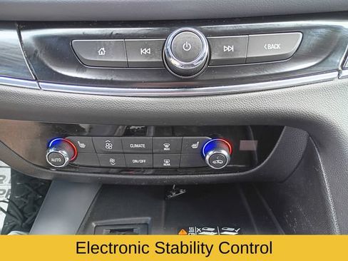 Used 2024 Buick Enclave Essence w/ Technology Package AWD/4WD image 17