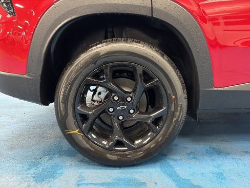 New 2026 Chevrolet Trax LT w/ Driver Confidence Package FWD image 5