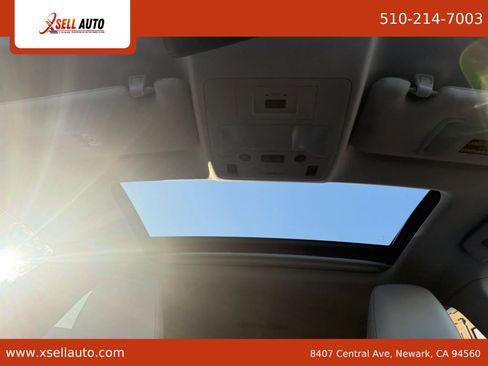 Used 2015 Lexus ES 300h w/ Navigation System Package FWD image 10