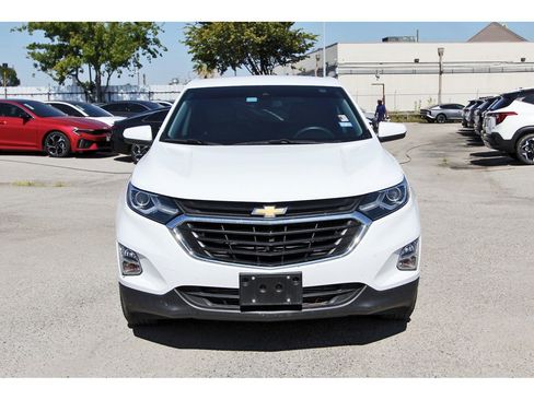 Used 2020 Chevrolet Equinox LT image 2