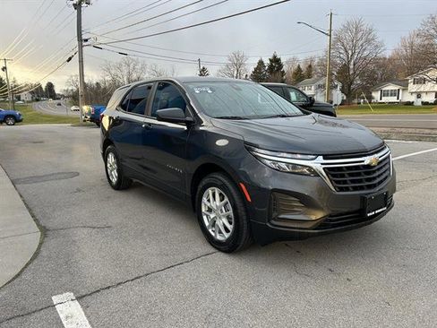 Certified 2022 Chevrolet Equinox LS w/ LS Convenience Package image 8