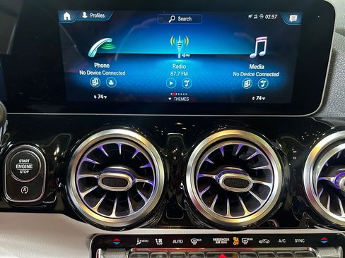 Used 2021 Mercedes-Benz GLA 250 GLA 250 image 9