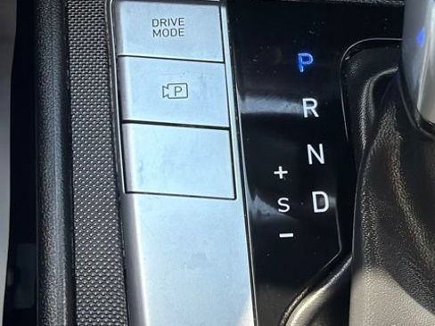 Certified 2026 Hyundai Elantra SE FWD image 17