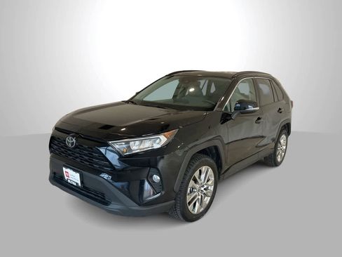 Used 2021 Toyota RAV4 XLE Premium image 1