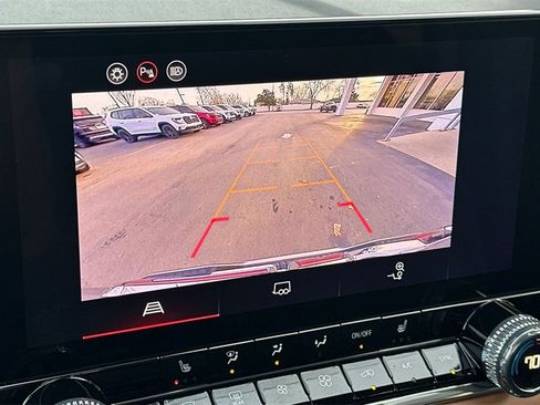 Used 2025 GMC Canyon AT4 image 20