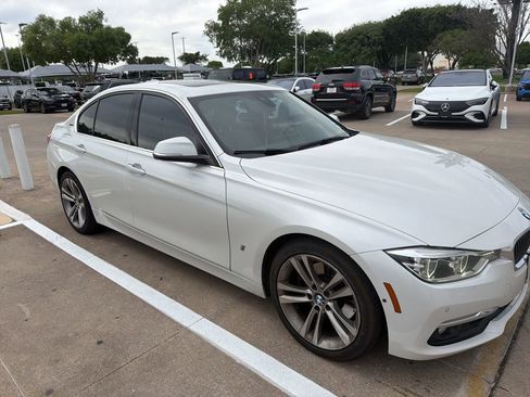 Used 2017 BMW 330e image 9