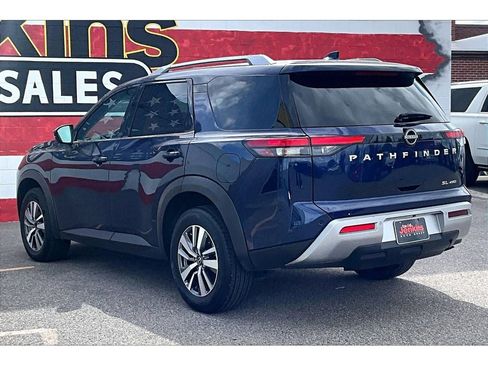 Used 2025 Nissan Pathfinder SL AWD/4WD image 13