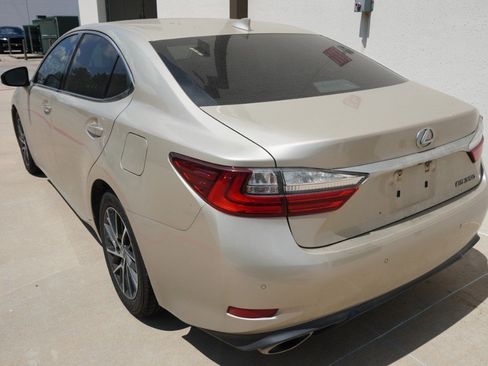 Used 2017 Lexus ES 350 w/ Luxury Package FWD image 8