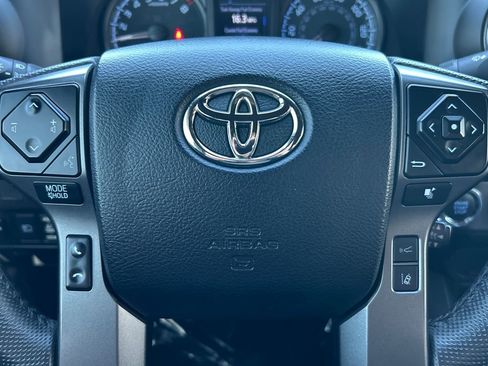 Used 2023 Toyota Tacoma TRD Off-Road image 10