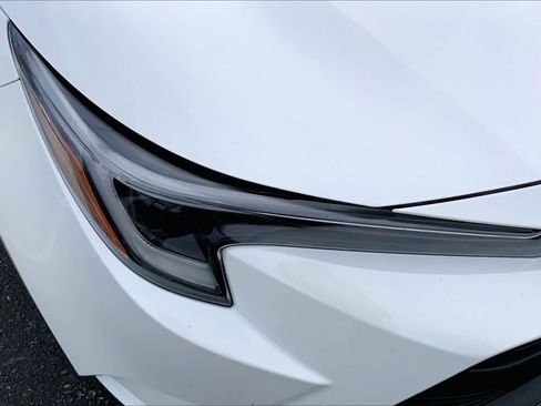 Used 2025 Toyota Corolla LE image 24