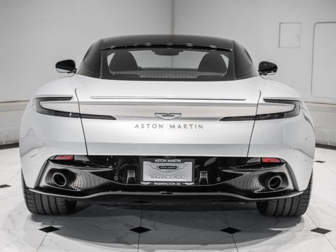 Used 2024 Aston Martin DB12 V8 image 40