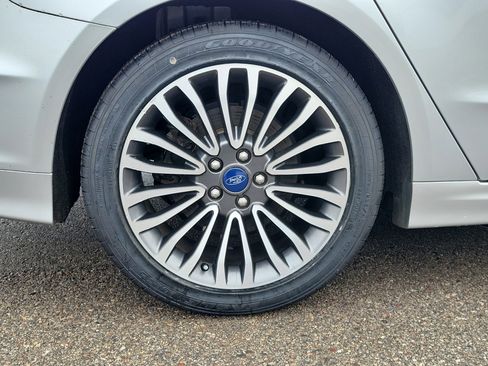 Used 2018 Ford Fusion Titanium image 5