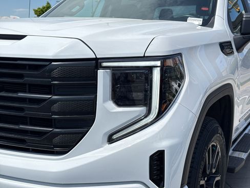Used 2025 GMC Sierra 1500 Pro w/ Graphite Edition AWD/4WD image 12
