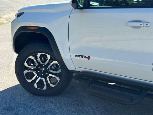 New 2025 GMC Canyon AT4 w/ Nightfall Edition image 8