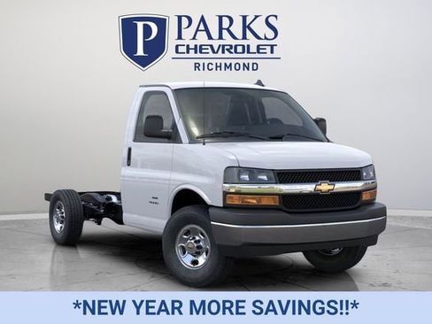New 2025 Chevrolet Express 3500 w/ Power Convenience Package image 7