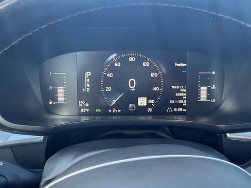 Used 2019 Volvo XC60 T6 Momentum w/ Premium Package AWD/4WD image 25