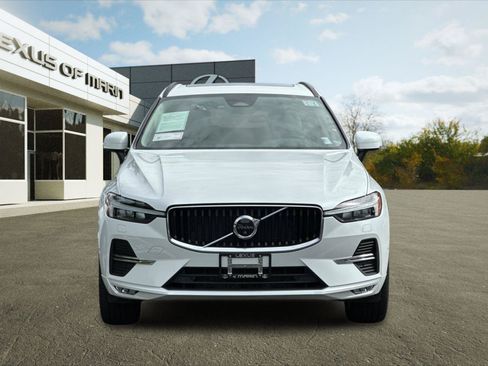 Used 2022 Volvo XC60 B5 Momentum w/ Advanced Package AWD/4WD image 5