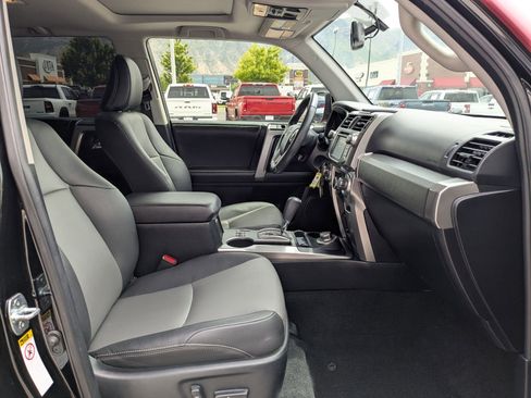 Used 2019 Toyota 4Runner SR5 Premium w/ Wilderness Package AWD/4WD image 35