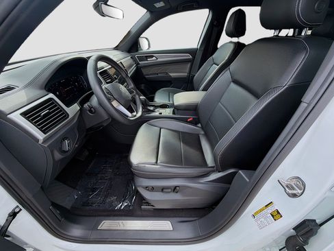 Used 2022 Volkswagen Atlas Cross Sport SE image 18