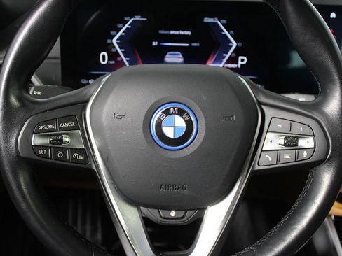 Used 2023 BMW i4 eDrive35 w/ Premium Package RWD image 18