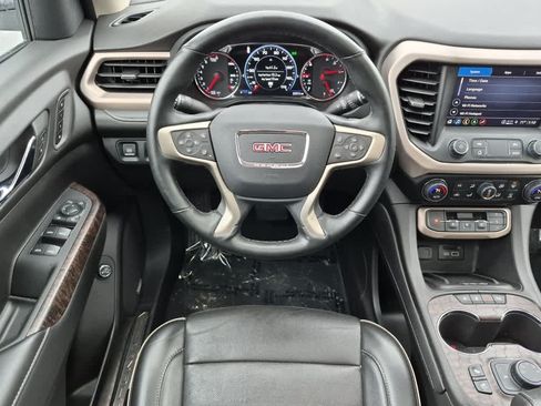 Used 2023 GMC Acadia Denali w/ Denali Ultimate Package AWD/4WD image 10