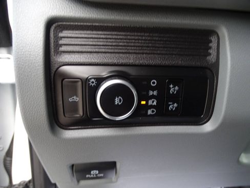 Used 2025 Ford F250 4x4 Crew Cab XL image 17