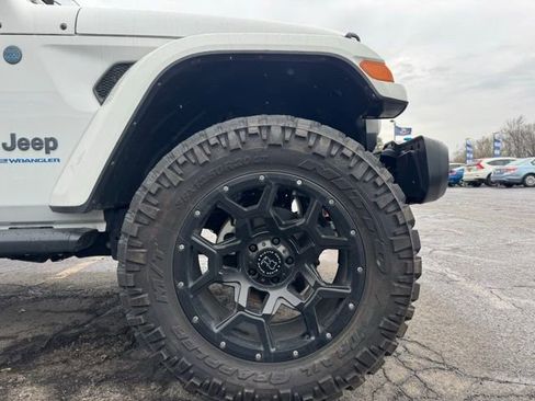 Used 2024 Jeep Wrangler Unlimited w/ Convenience Group image 11