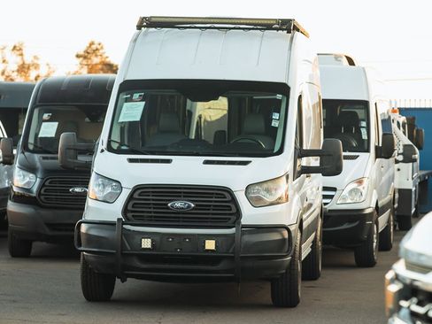 Used 2017 Ford Transit 250 148 High Roof image 4