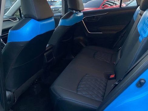 Used 2020 Toyota RAV4 LE FWD image 17