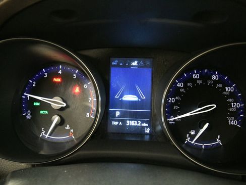 Used 2019 Toyota C-HR Limited image 13