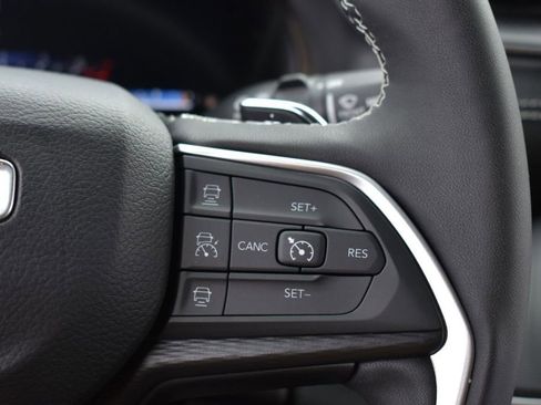 Used 2024 Jeep Grand Cherokee L Altitude image 18