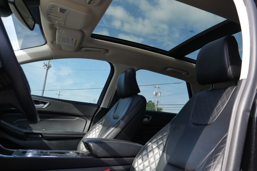 Used 2024 Ford Edge Titanium AWD/4WD image 13