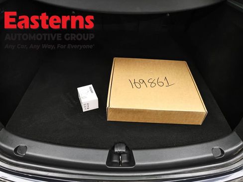 Used 2022 Tesla Model Y Long Range image 9