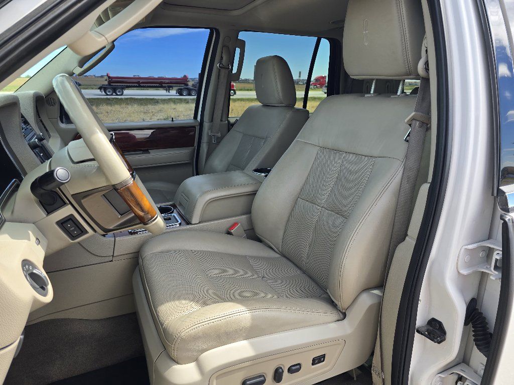 Used 2013 Lincoln Navigator 4WD w/ HD Trailer Tow Pkg image 13