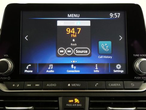 Used 2024 Nissan Altima 2.5 SR FWD image 16