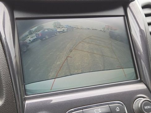 Used 2018 Chevrolet Impala LT FWD image 4