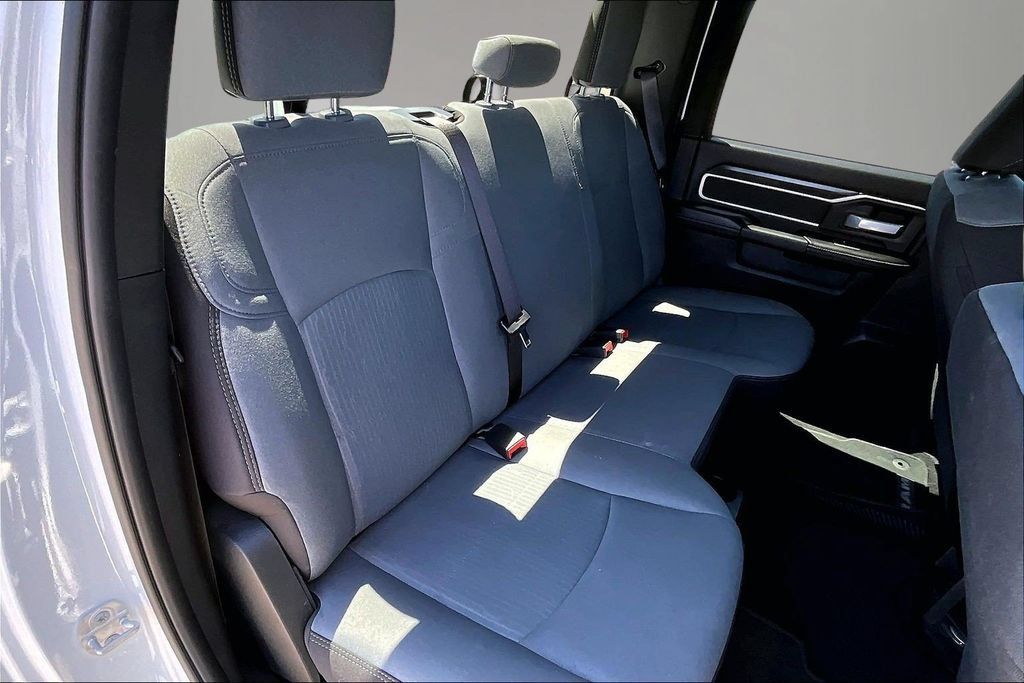 Used 2024 RAM 2500 Big Horn AWD/4WD image 26
