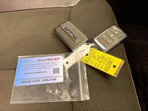 Used 2023 Jeep Grand Cherokee Trailhawk w/ Luxury Tech Group III image 11