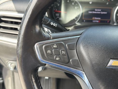 Used 2019 Chevrolet Equinox LT w/ Sun & Navigation Package AWD/4WD image 15