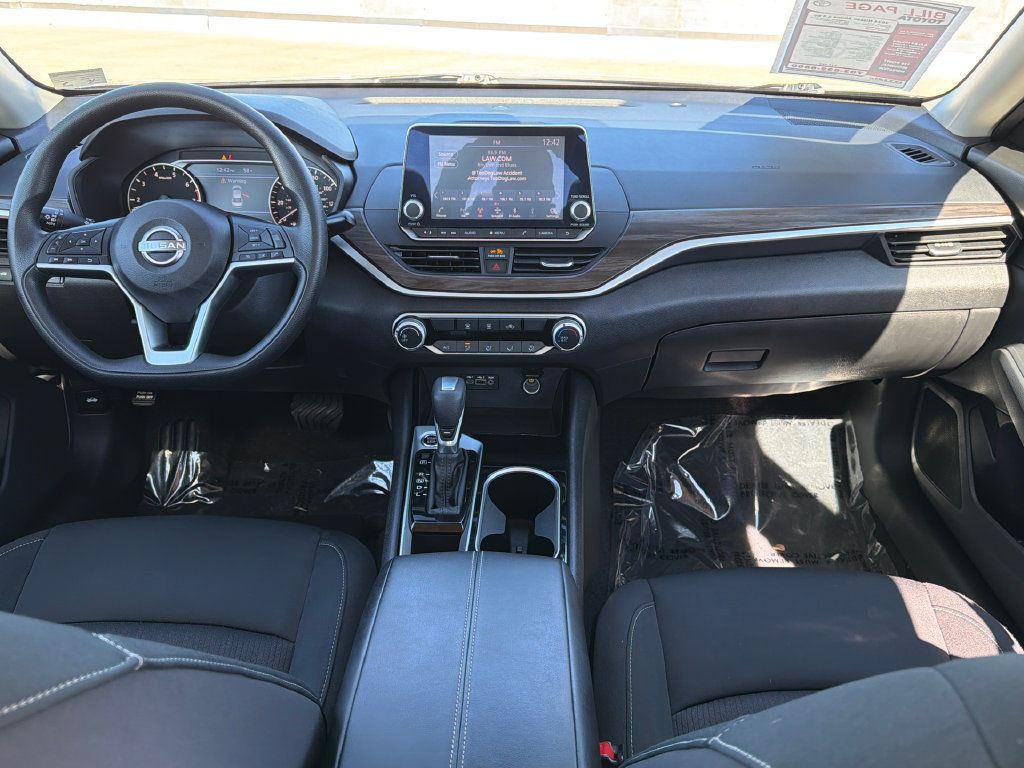 Used 2024 Nissan Altima 2.5 SV FWD image 13