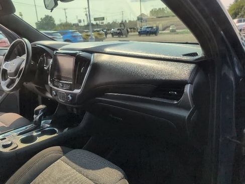 Used 2022 Chevrolet Traverse LT FWD image 47