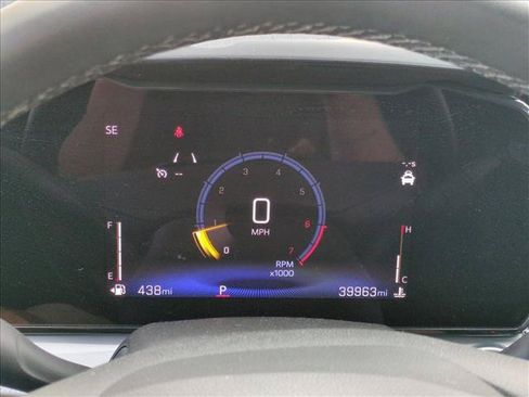 Used 2025 Chevrolet Trax LT w/ LT Convenience Package FWD image 9