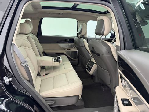 Used 2025 Lincoln Nautilus Reserve AWD/4WD image 39