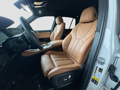 Used 2023 BMW X5 xDrive40i w/ Parking Assistance Package image 22