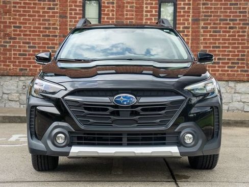 Used 2023 Subaru Outback Limited AWD/4WD image 2