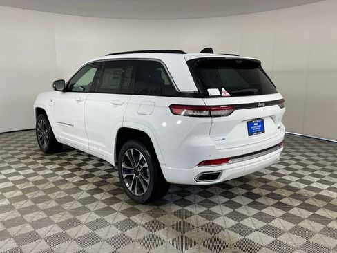 New 2025 Jeep Grand Cherokee Overland w/ Luxury Tech Group IV image 23